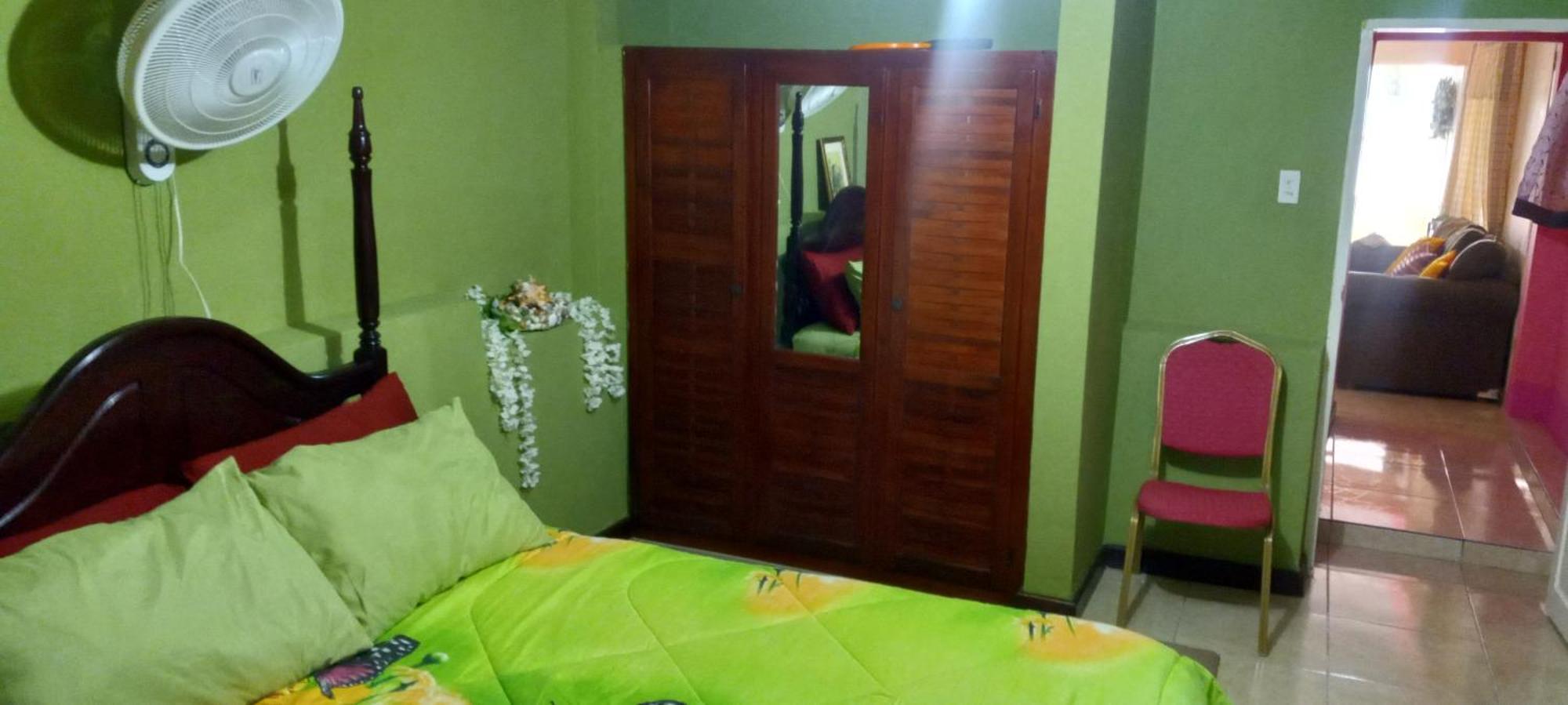 Cindy'S Garden Stay Ocho Rios Bagian luar foto