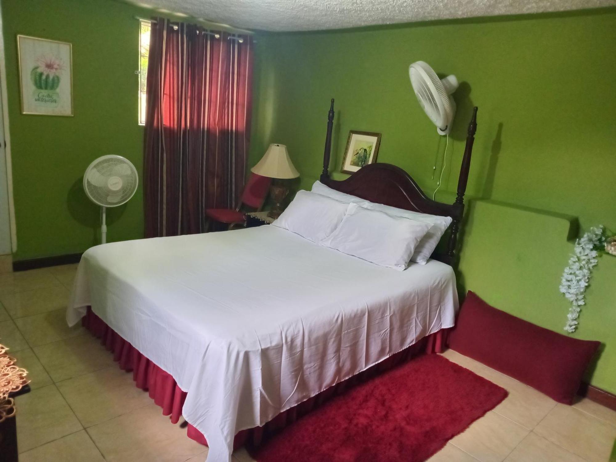 Cindy'S Garden Stay Ocho Rios Bagian luar foto